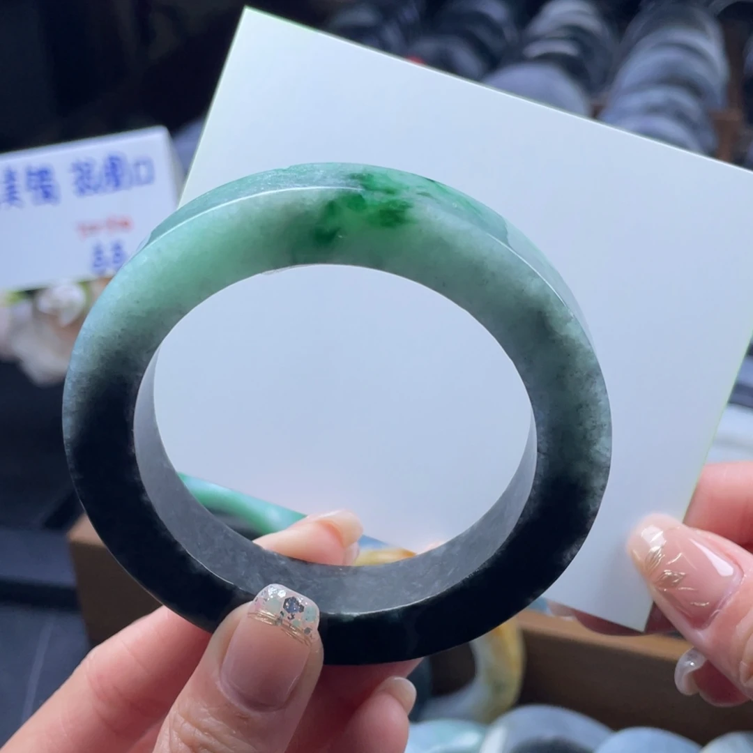 定制翡翠未镶嵌翡翠手镯