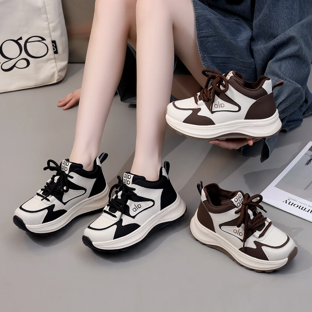 大码女鞋40--43码2025冬季新品时尚百搭经典款加绒休闲软底阿甘鞋