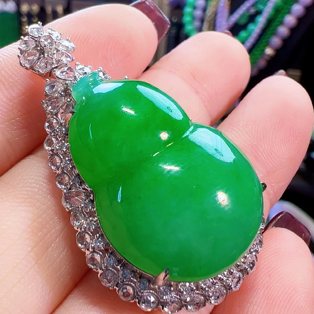 翡翠18K金镶嵌颈饰签收后24小时鉴赏期