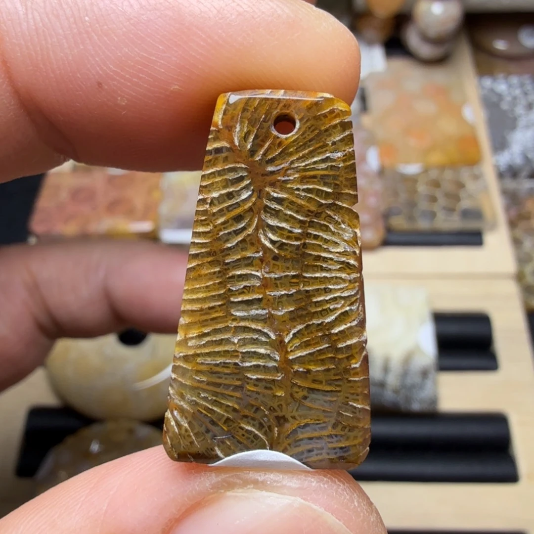 硅化玉未镶嵌纯天然色有机玉石保真色