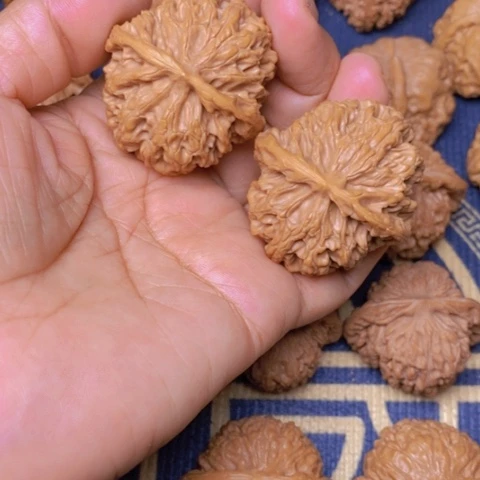 【闪购商品】文玩核桃吊坠云**健苹果41