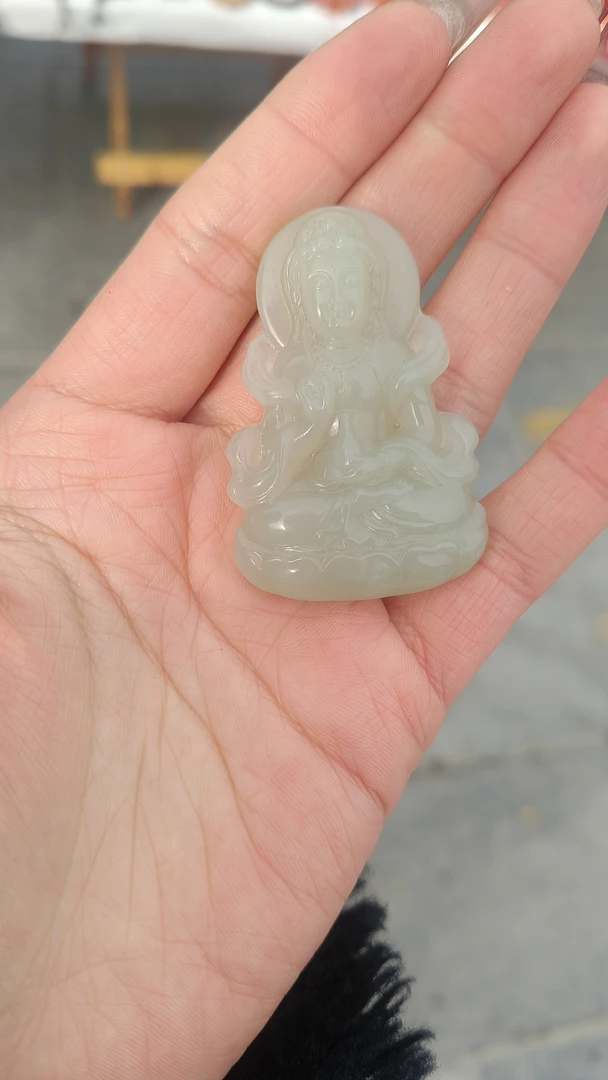 和田玉飘带观音吊坠