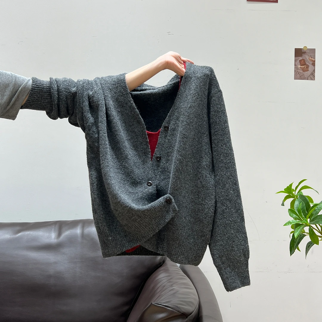 美拉德软糯V领针织开衫外套女2025秋冬季叠穿无袖吊带背心两件套