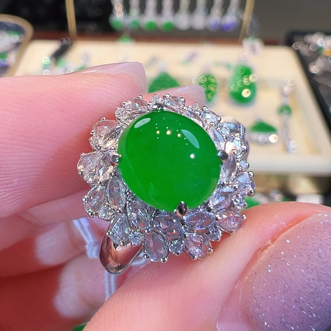 翡翠戒指18K金镶嵌翡翠