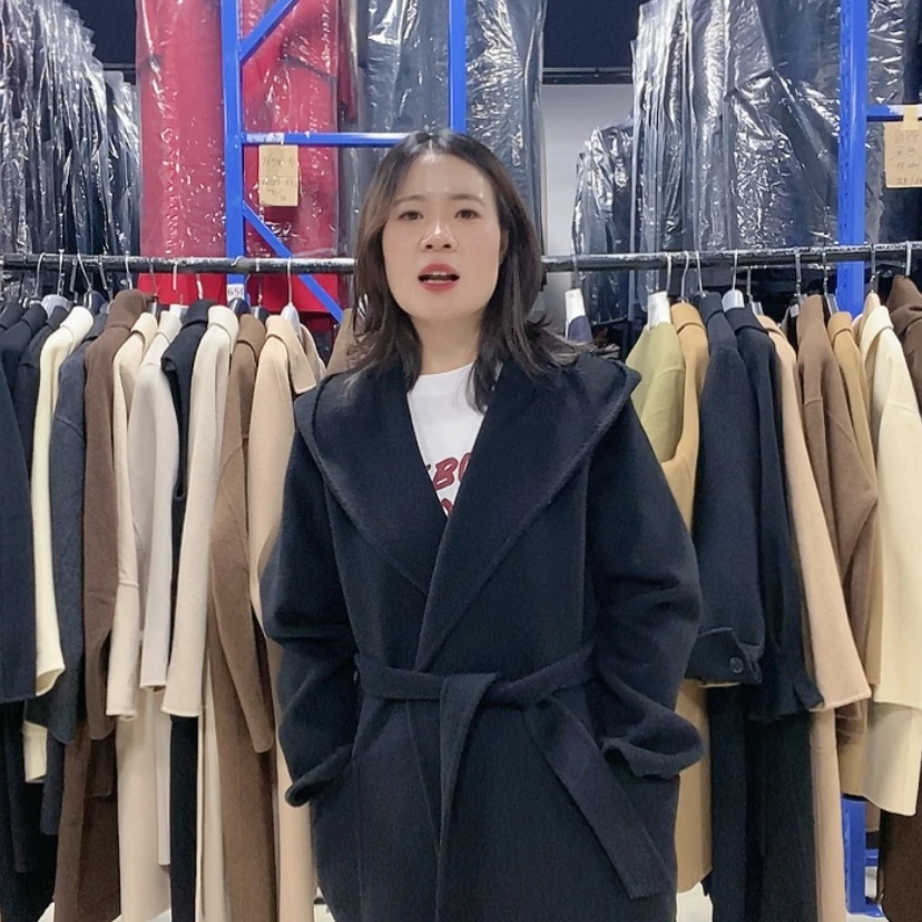 【闪购商品】26718黑色帽衫纯绒大衣