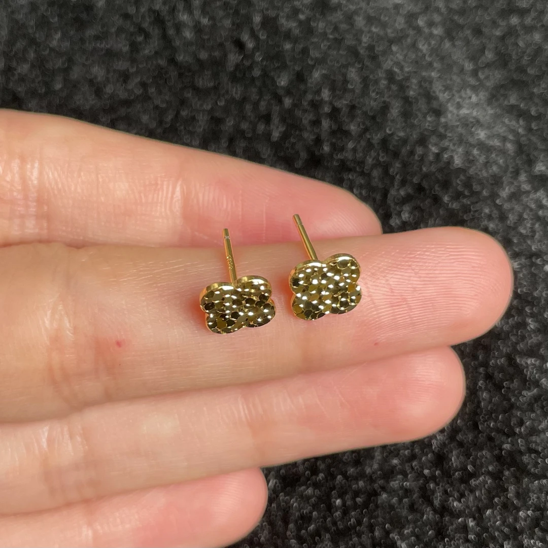 925银银制品 【珠翎】925银金色碎冰冰四叶草耳钉 YC0560008