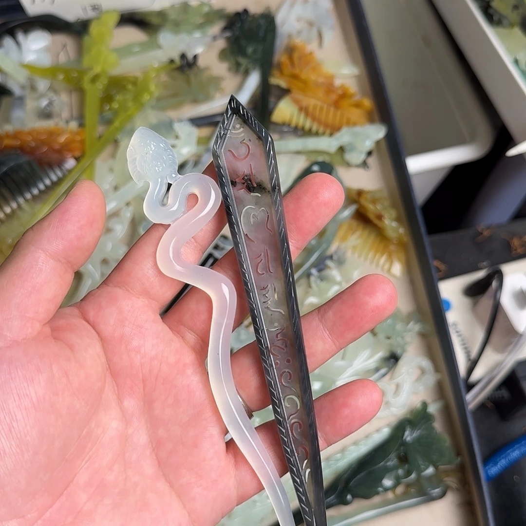采***采未镶嵌蛇纹石玉发饰