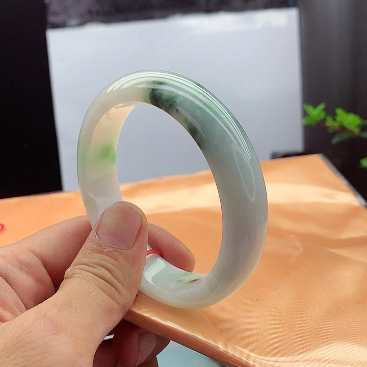 翡翠手镯未镶嵌429090