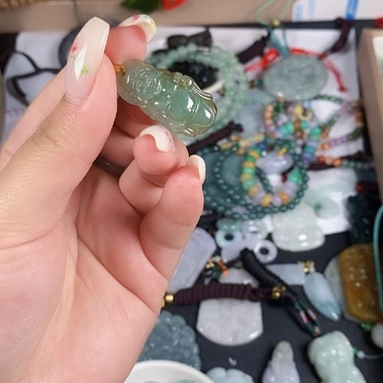 翡翠未镶嵌颈饰天然翡翠