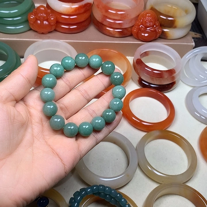 未镶嵌手镯石英质玉