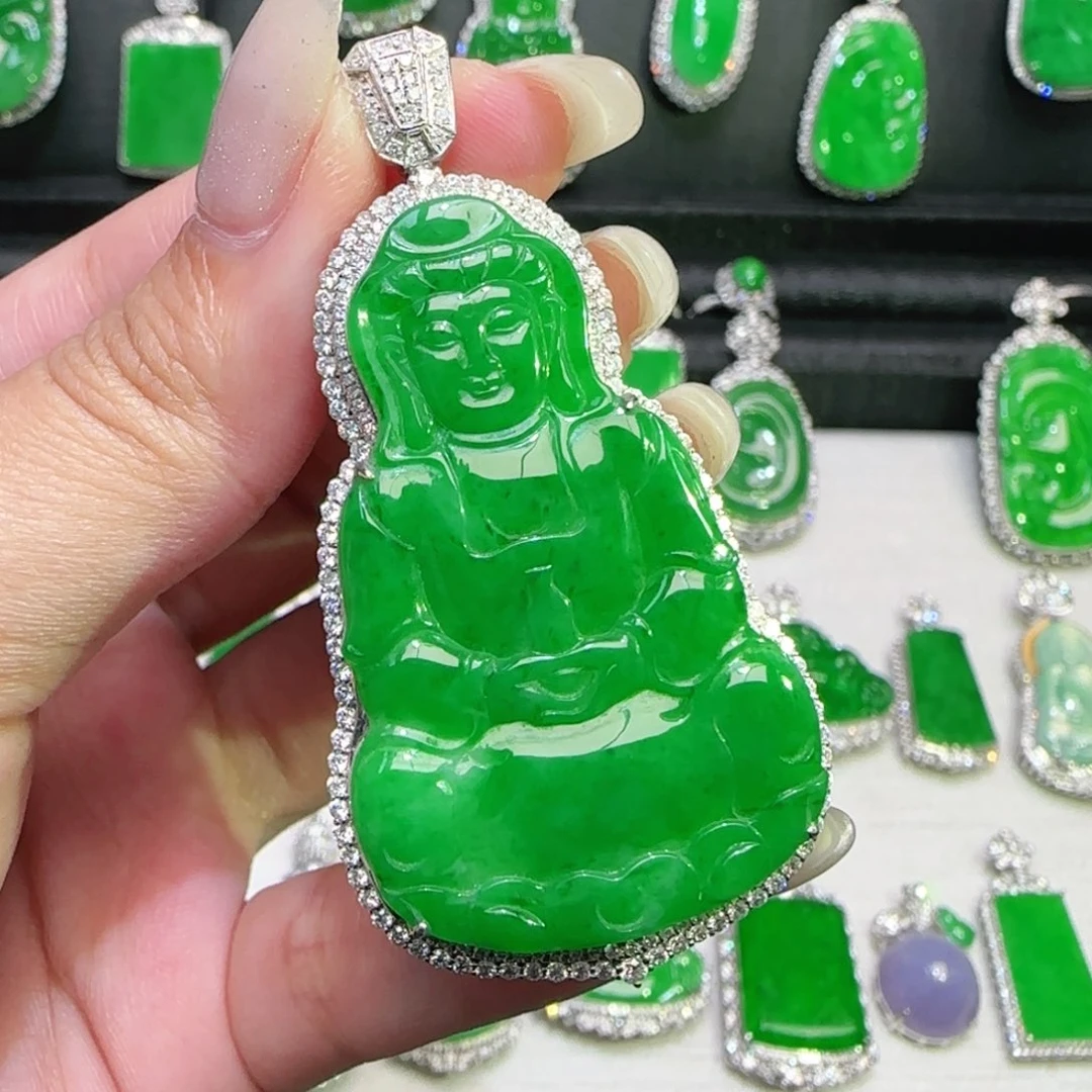 翡翠18K金镶嵌颈饰