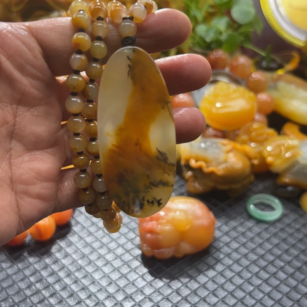 石英质玉未镶嵌颈饰