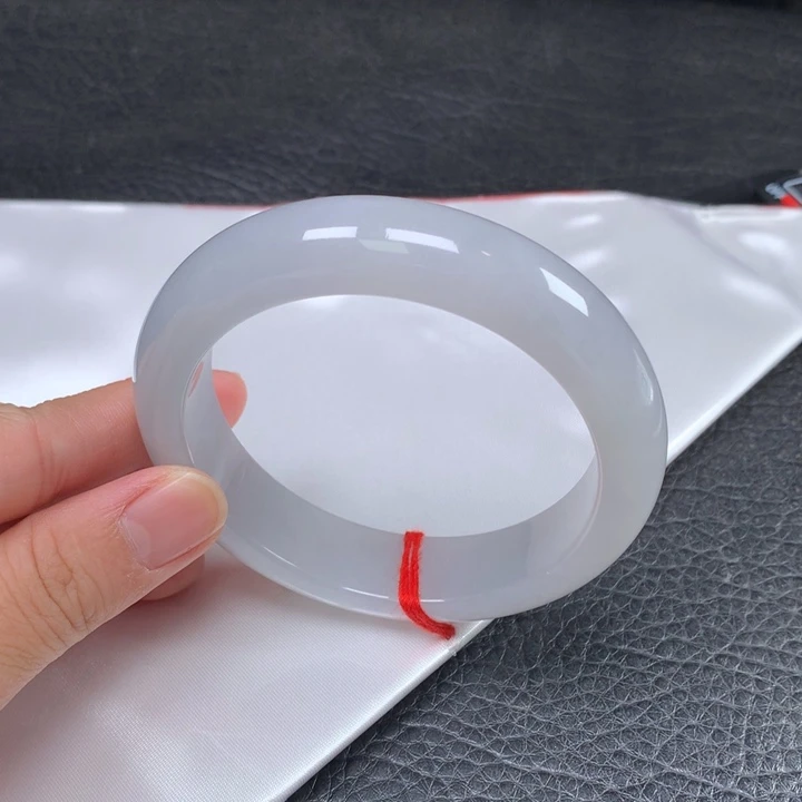 翡翠未镶嵌手镯