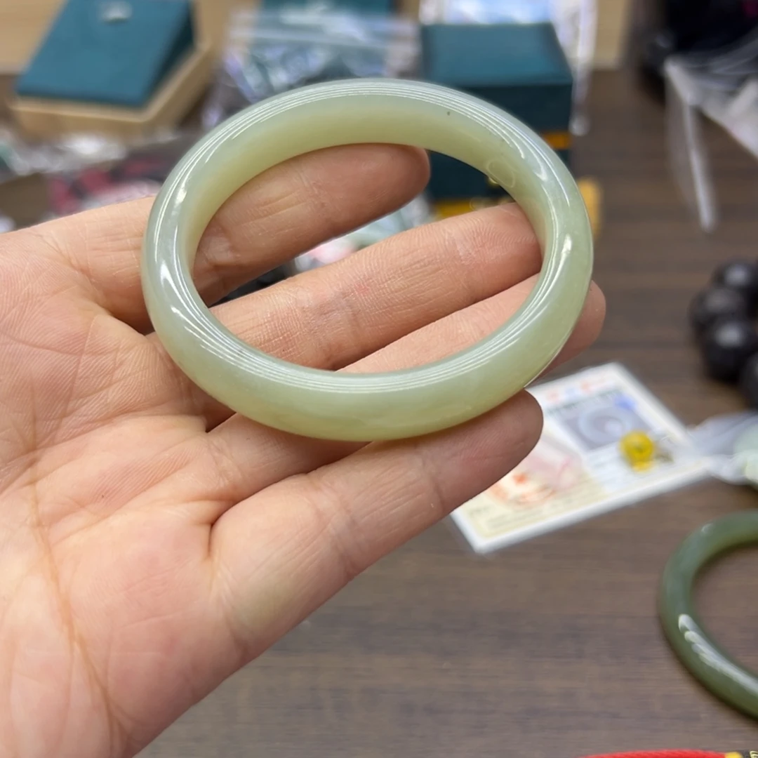 和田玉未镶嵌手镯53.5圈围771