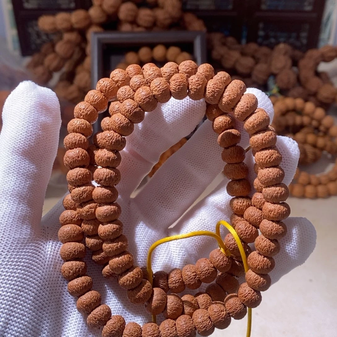 手串文玩核桃…………，2