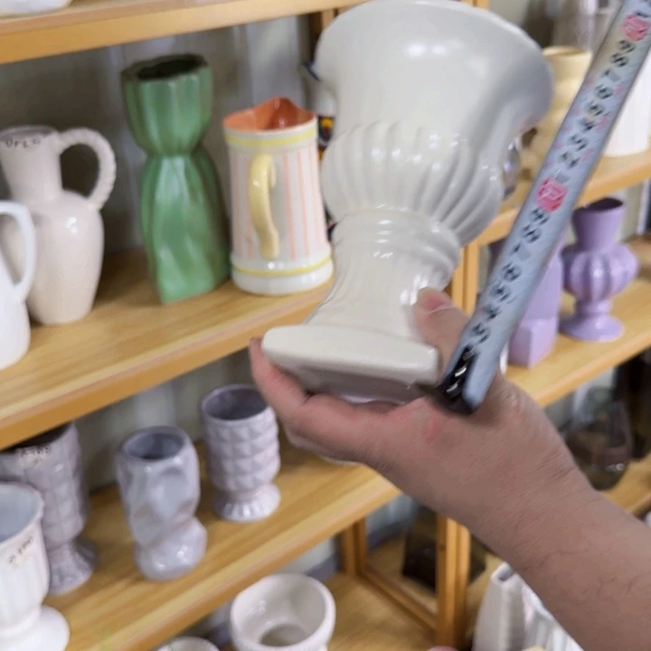 好看的小花瓶好看的小花瓶