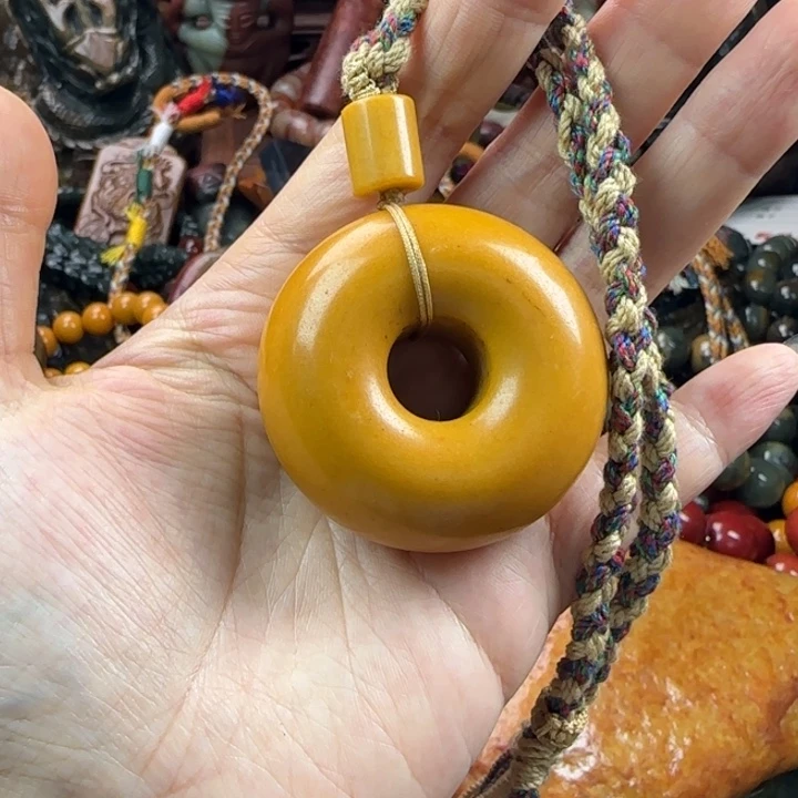 透闪石质玉未镶嵌珠宝奇石