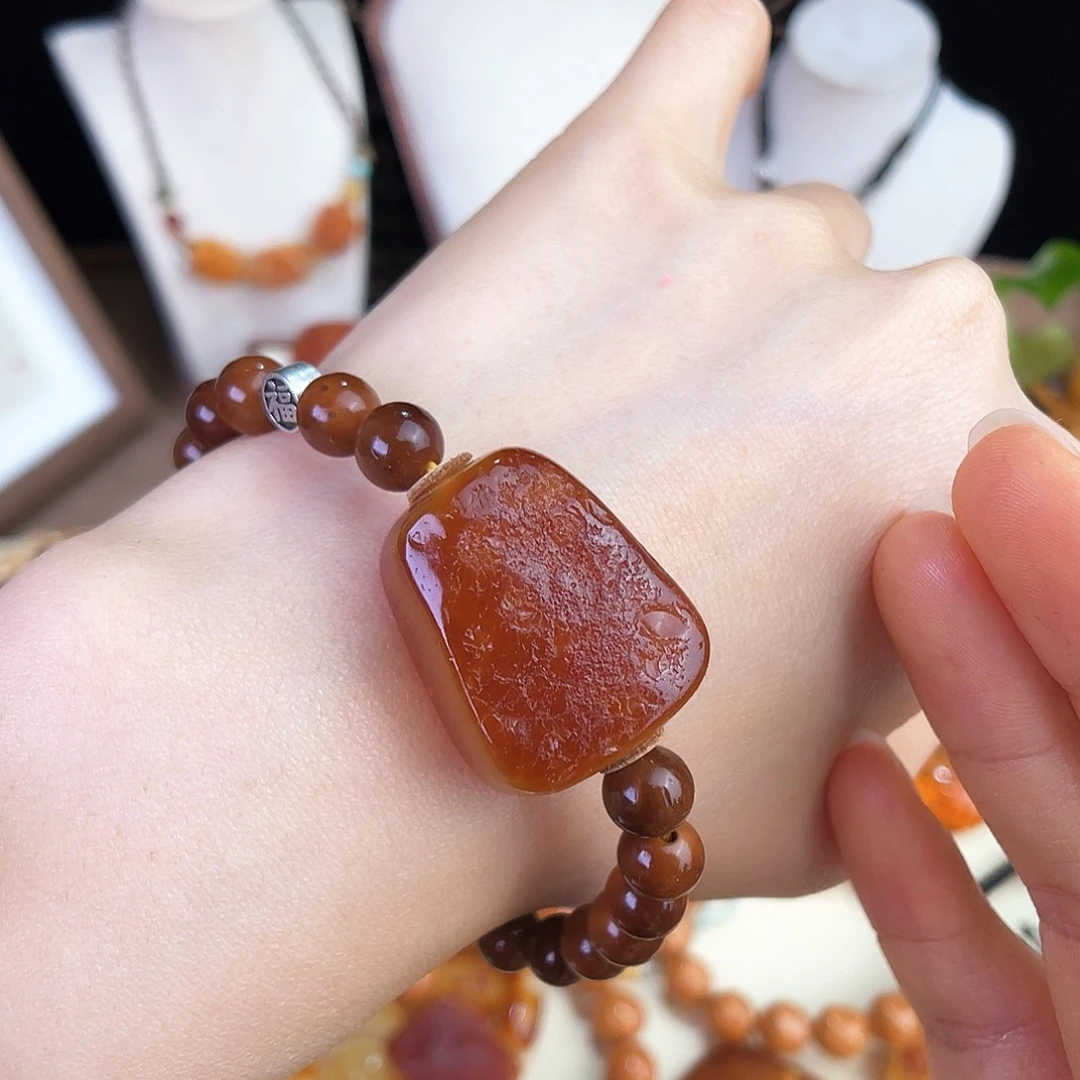 未镶嵌琥珀珠宝奇石，