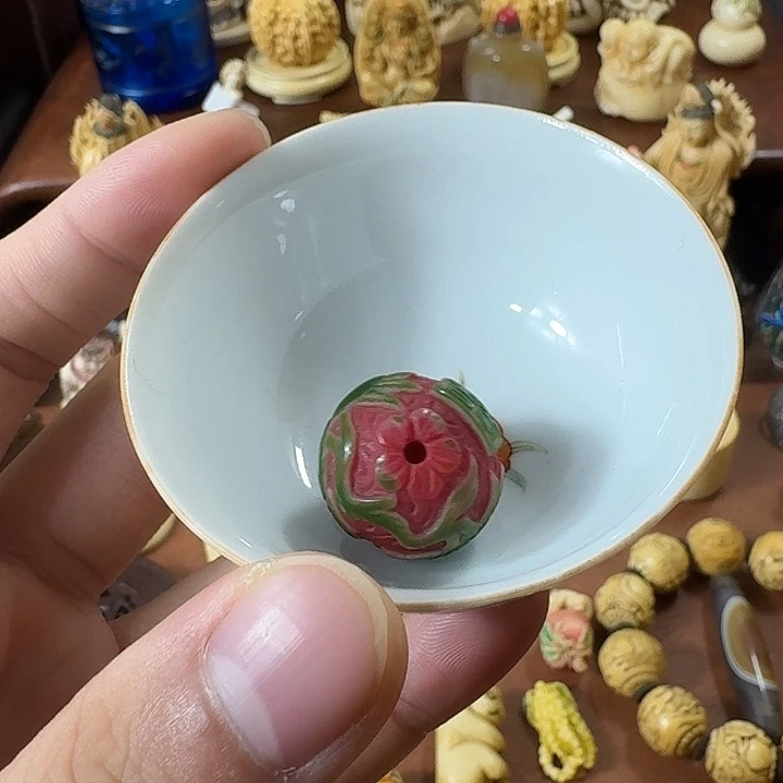 瓷片精致雕刻工艺品