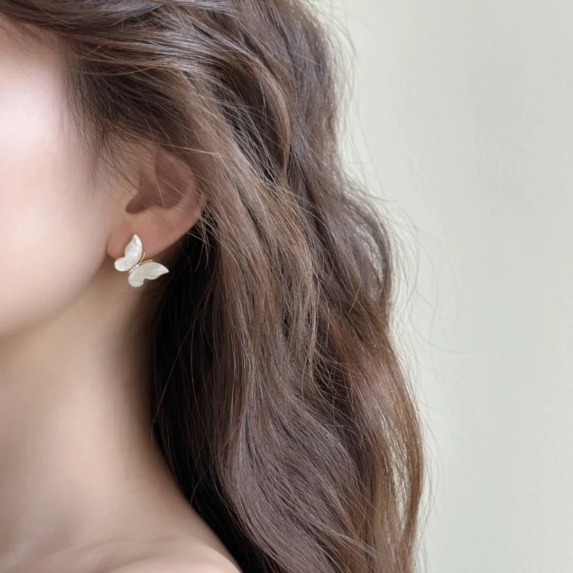 铜合金耳饰 H286日光蝴蝶少女感超仙无耳洞蚊香盘耳夹甜美氛围感