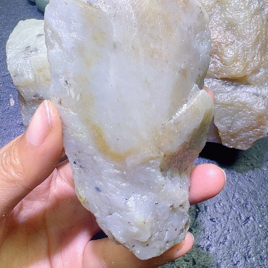 和田玉未镶嵌珠宝半成品