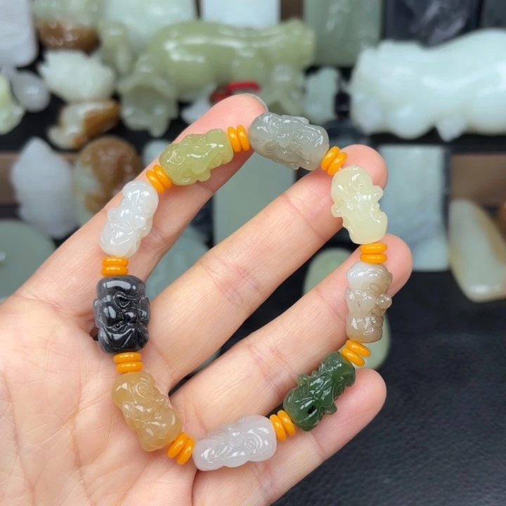 颈饰未镶嵌和田玉