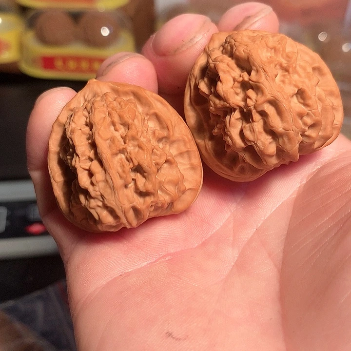 文玩核桃吊坠3.75楼木台