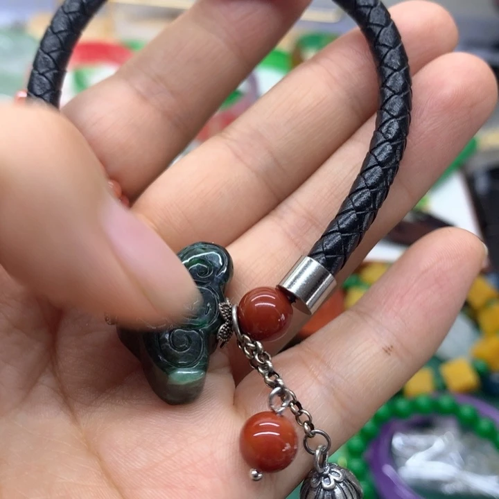 颈饰未镶嵌翡翠吊坠