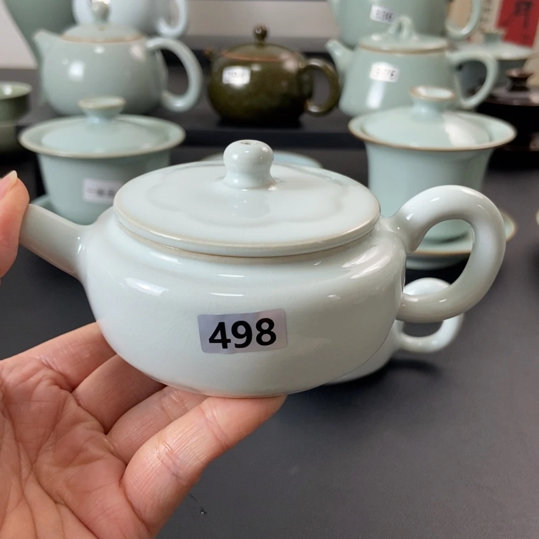 空***见壶微瑕月白釉梅花壶无礼盒