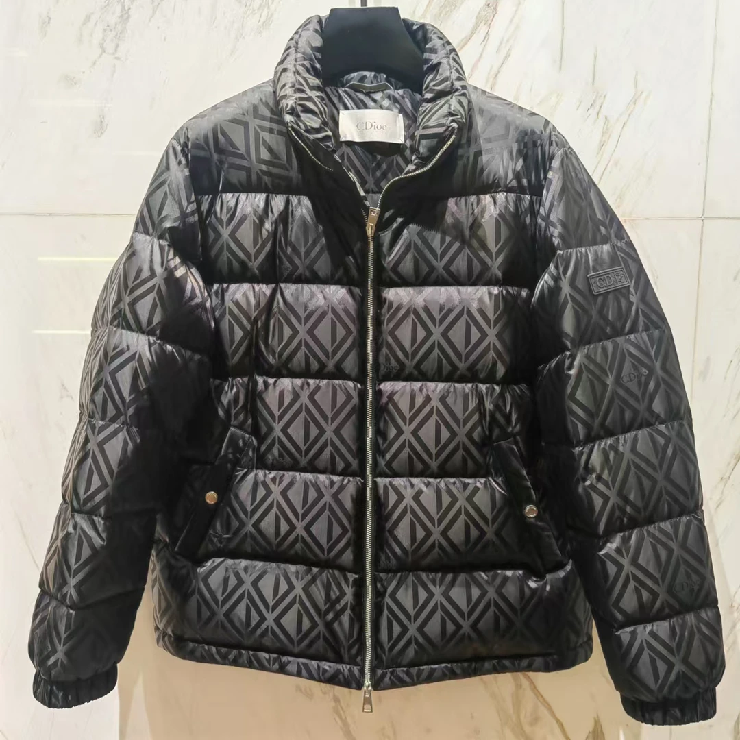 C.Dioc男士休闲时尚百搭菱形logo黑色暗纹羽绒服外套