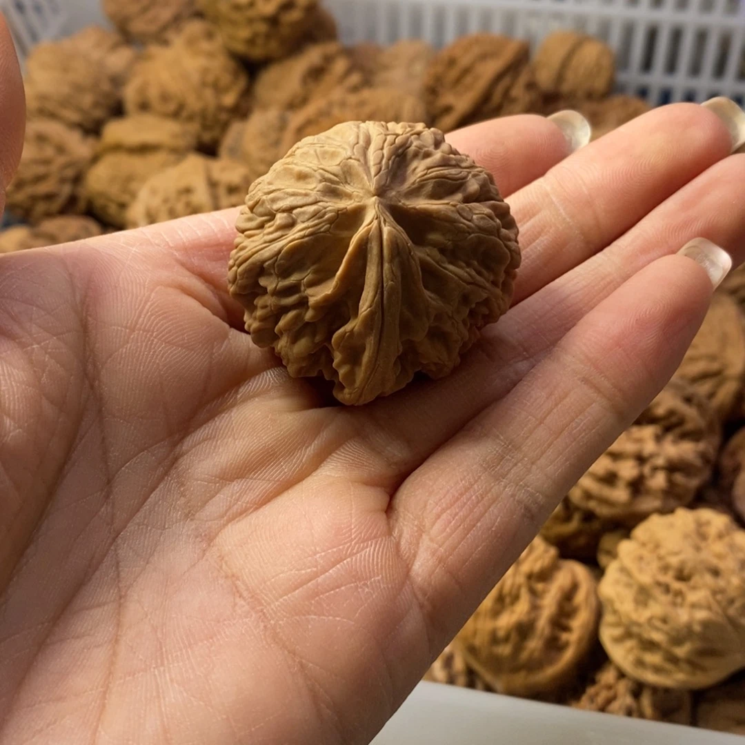 褚***壮吊坠文玩核桃宫灯