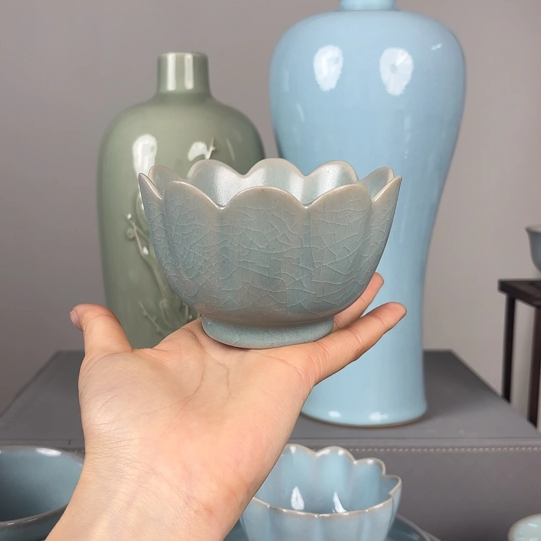 其他汝窑仿古釉中号莲花碗微瑕