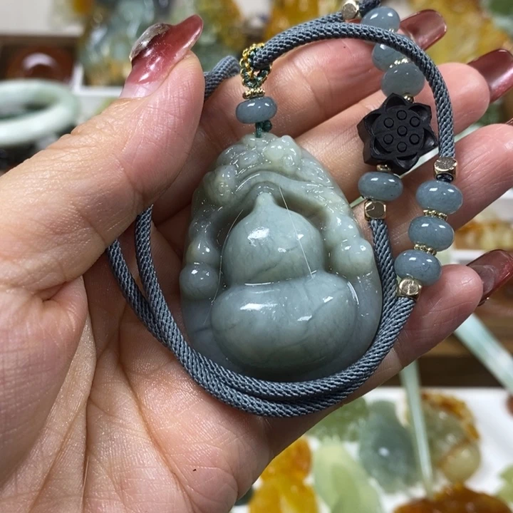 蛇纹石玉未镶嵌吊坠