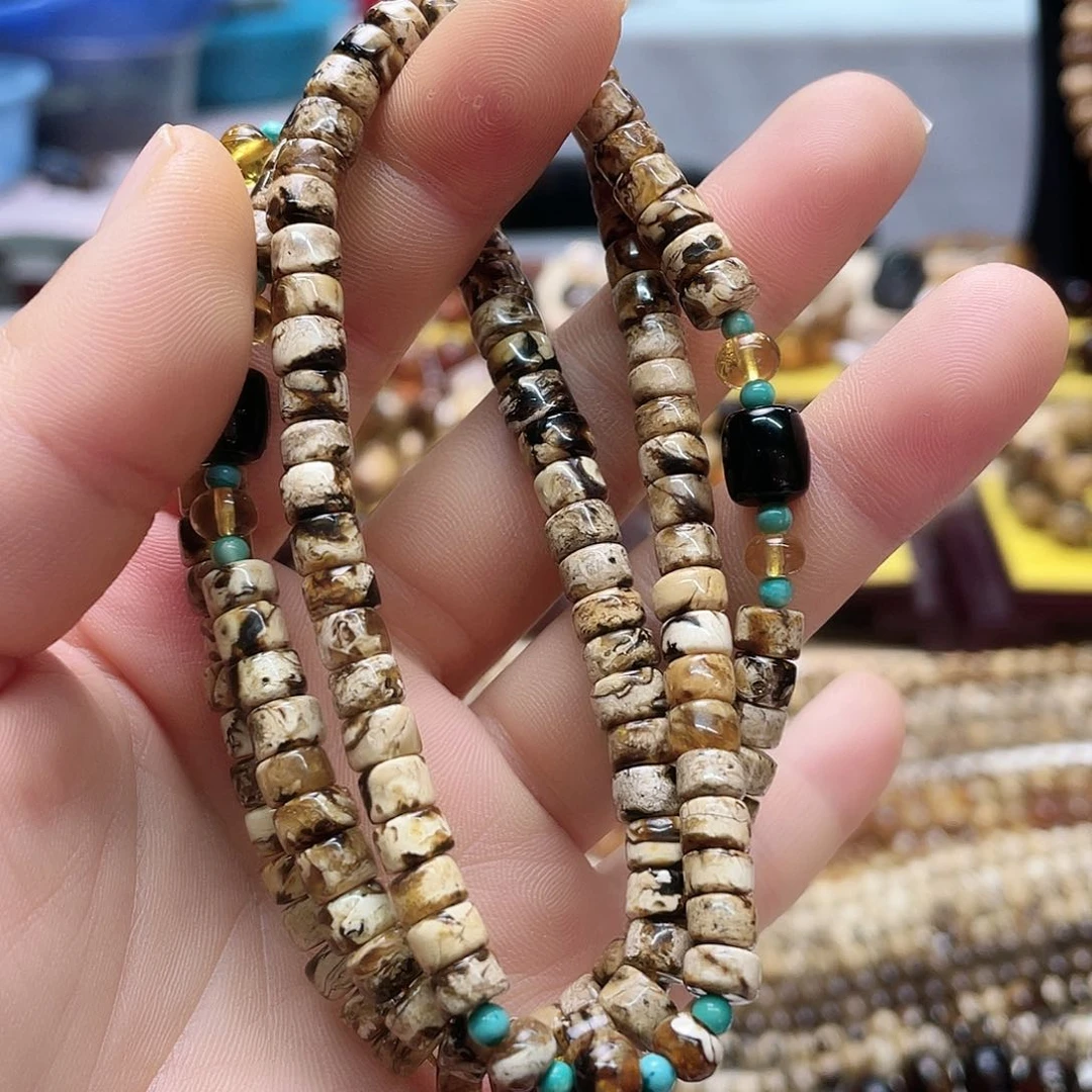 琥珀裸石未镶嵌六