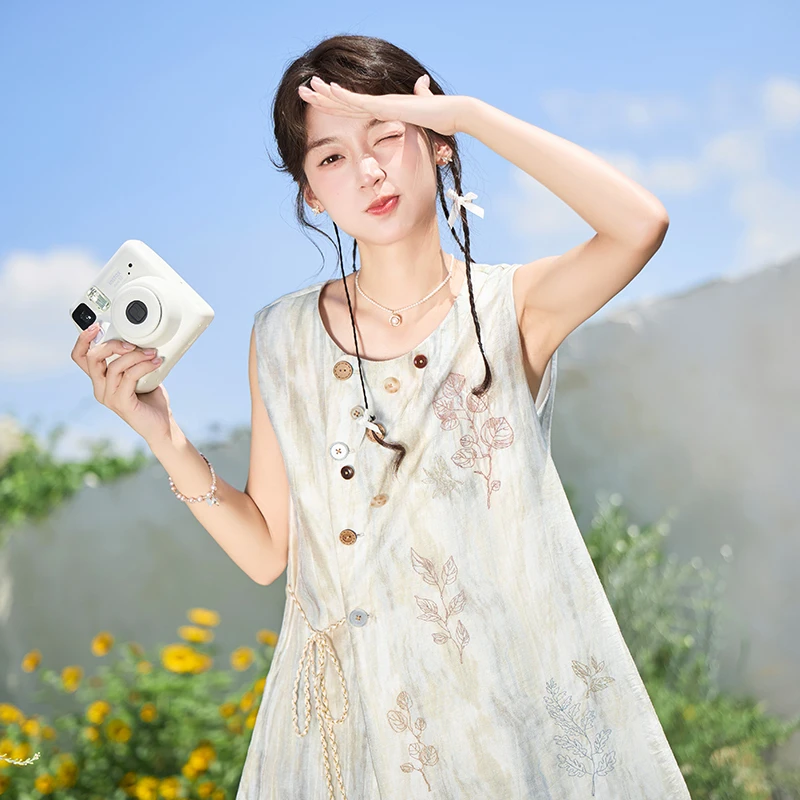 十三余小豆蔻儿[逐溪]夏季刺绣天丝马甲短裤别致日常通勤女士套装