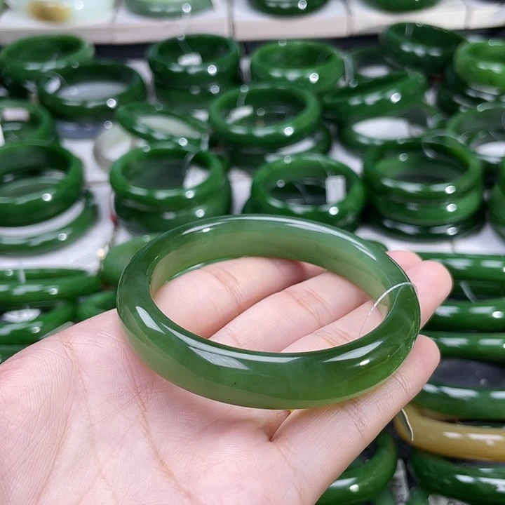 和田玉(碧玉)手镯未镶嵌