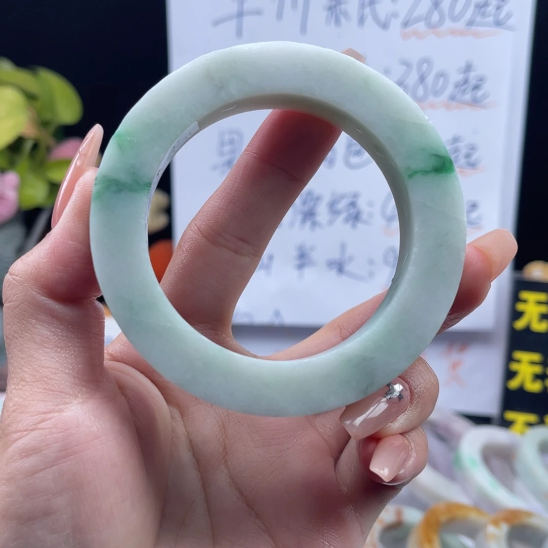 未镶嵌手镯定制翡翠