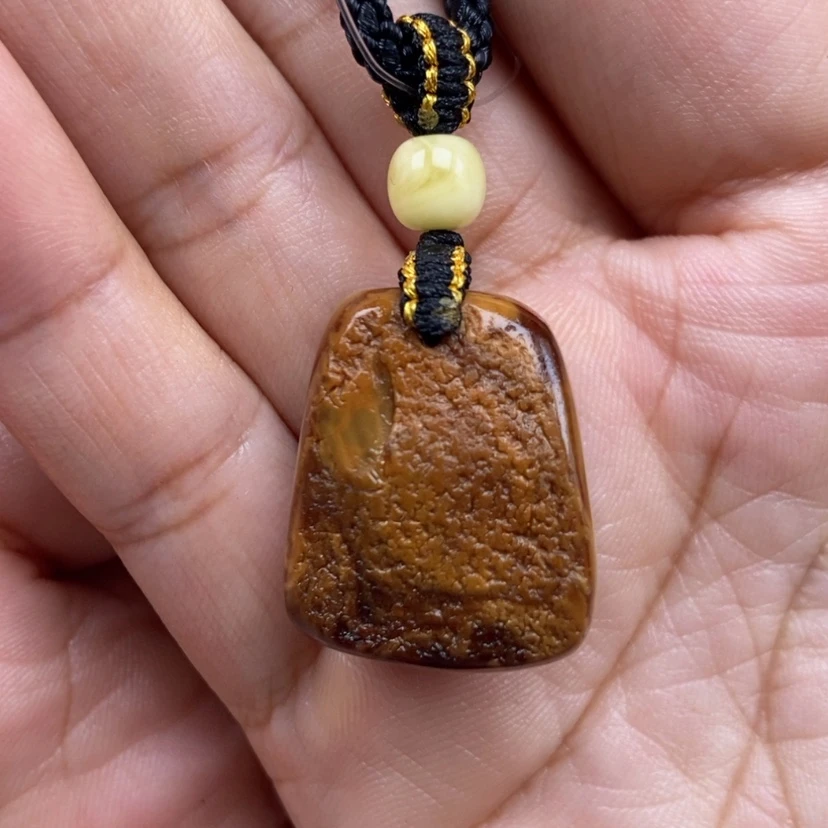 【闪购商品】琥珀颈饰未镶嵌
