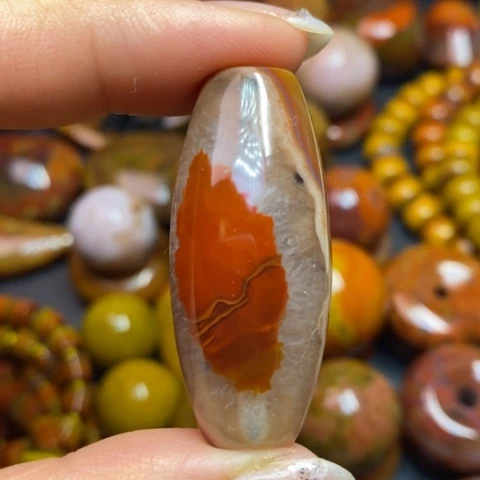 玛瑙/玉髓颈饰未镶嵌