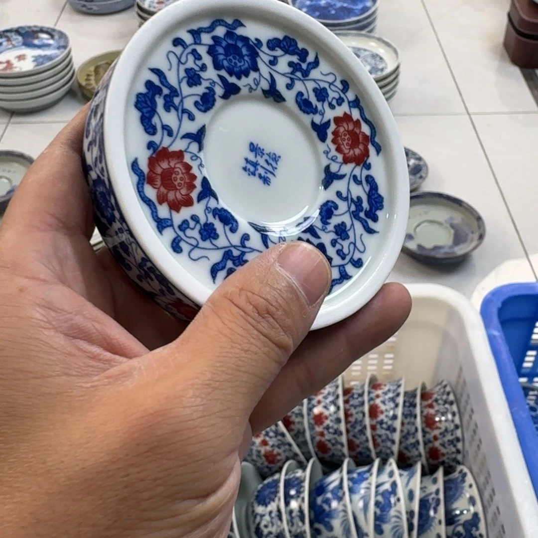 陶摆件釉里红缠枝莲盖置