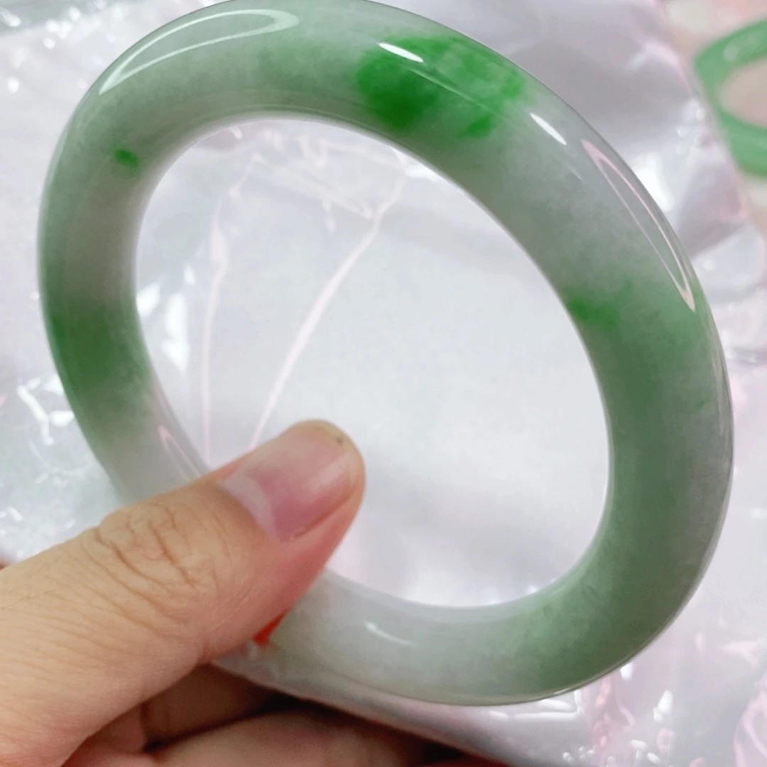 翡翠手镯未镶嵌夏**夏6061圈口圆条力推大漏高品质