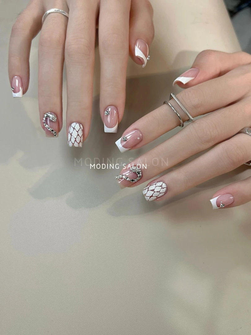 高级蛇头法式白色菱格纯手工穿戴甲气质显白美甲贴片可拆卸假指甲