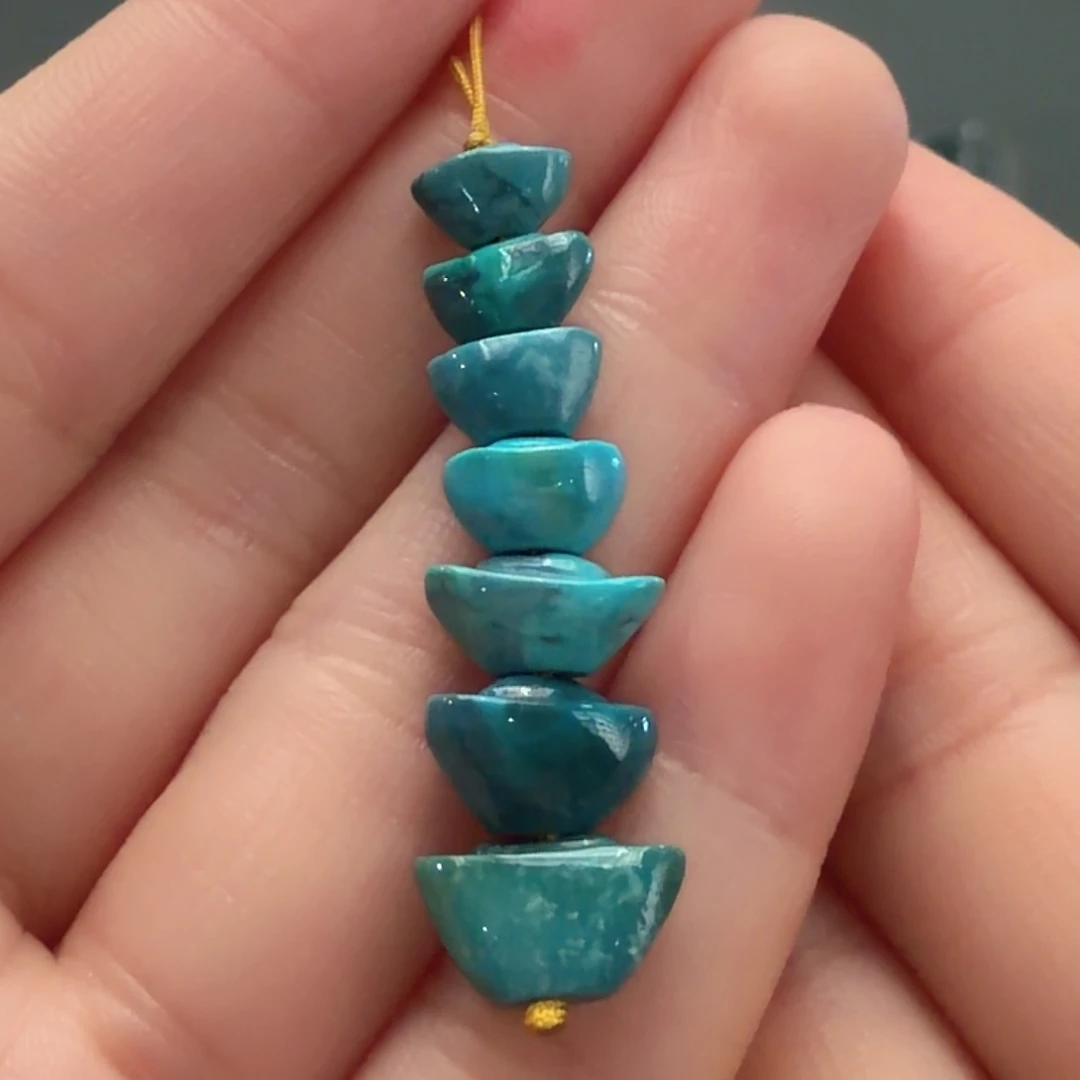 绿松石未镶嵌颈饰