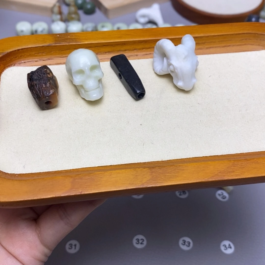 蛇纹石玉配饰合金M*