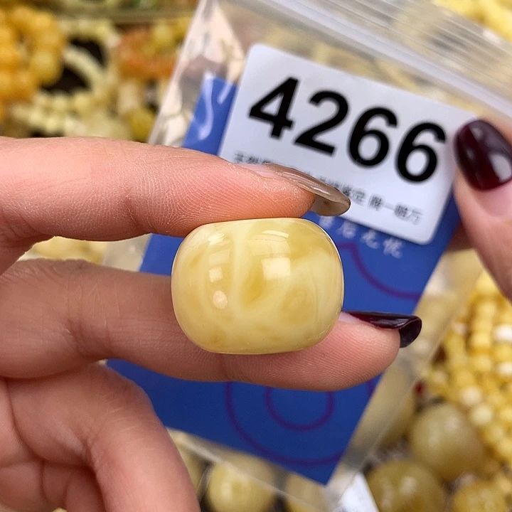 蜜蜡未镶嵌珠宝奇石24，高18