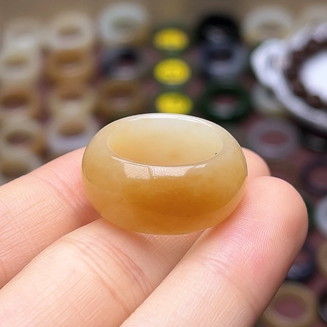 和田玉未镶嵌戒指17.4一口金糖