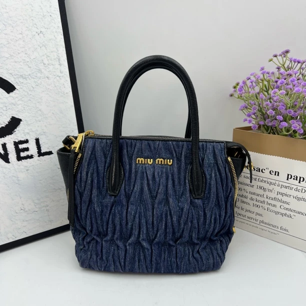 95新 MIU MIU/缪缪 9160/缪缪中古丹宁褶皱手提斜挎包