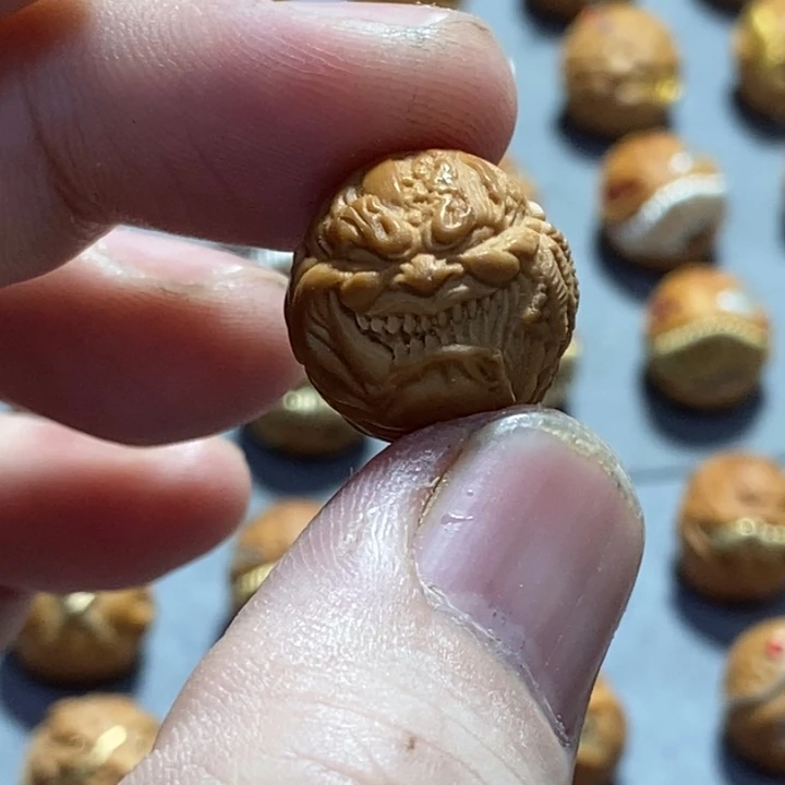 把件猴头核桃?***图银夜叉