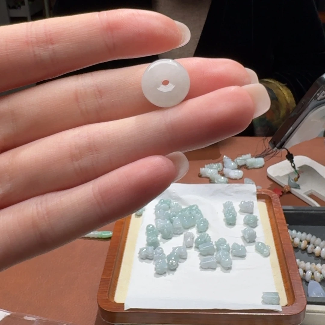 未镶嵌挂件翡翠叫****.