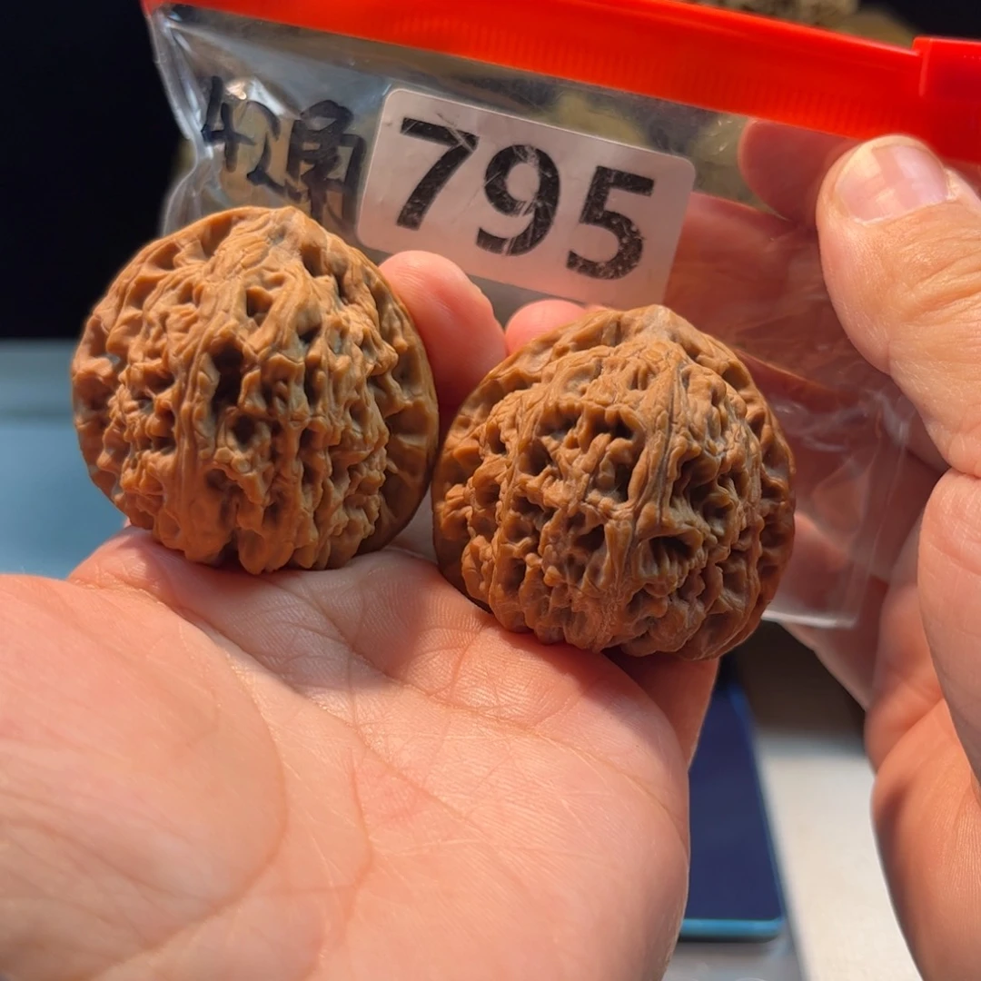 吊坠文玩核桃三角将42